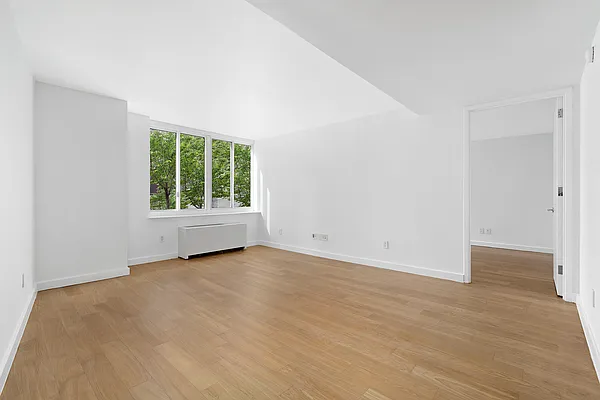 Sold by Univani Realty LLC | media 9