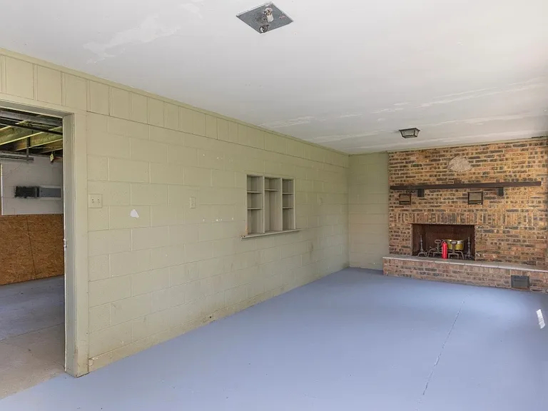 54650 Willis Ave — Photo 10