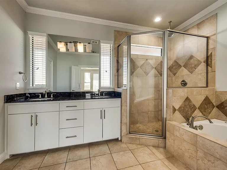 4432 Bowser Ave #C — Photo 12