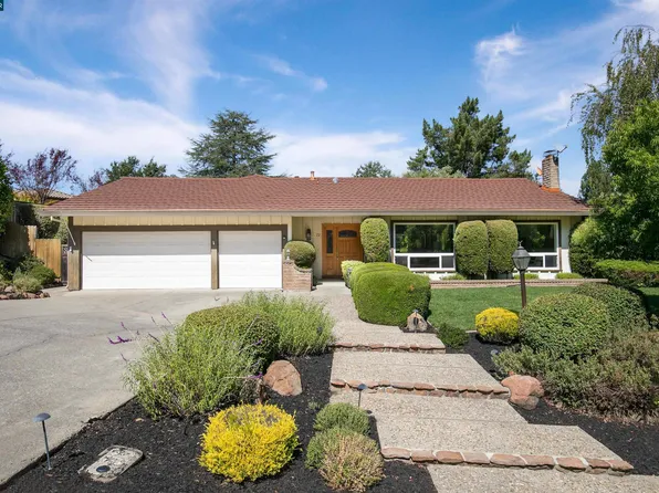 22 Horseshoe Ct, Walnut Creek, CA 94596