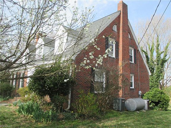 3rd image of 112 S Glenn St
