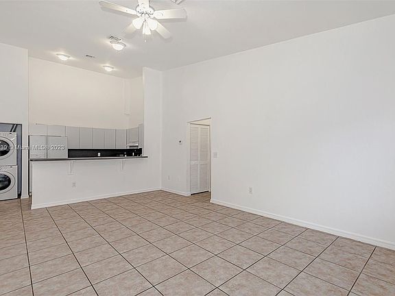 2nd image of 2514 Lincoln St #2520