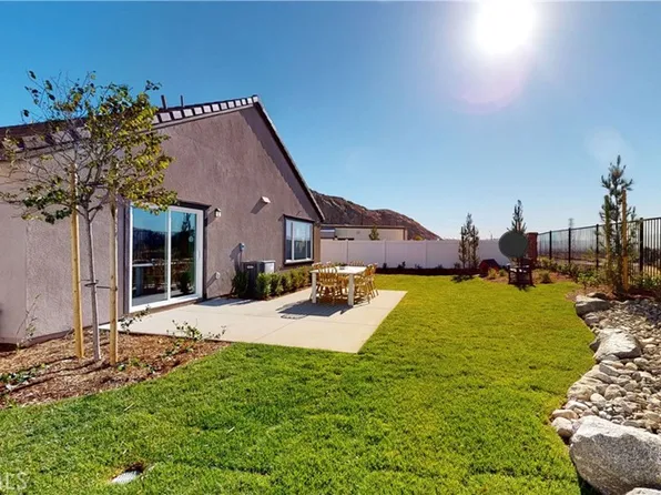 2761 Kings Canyon Dr, Jurupa Valley, CA 92509