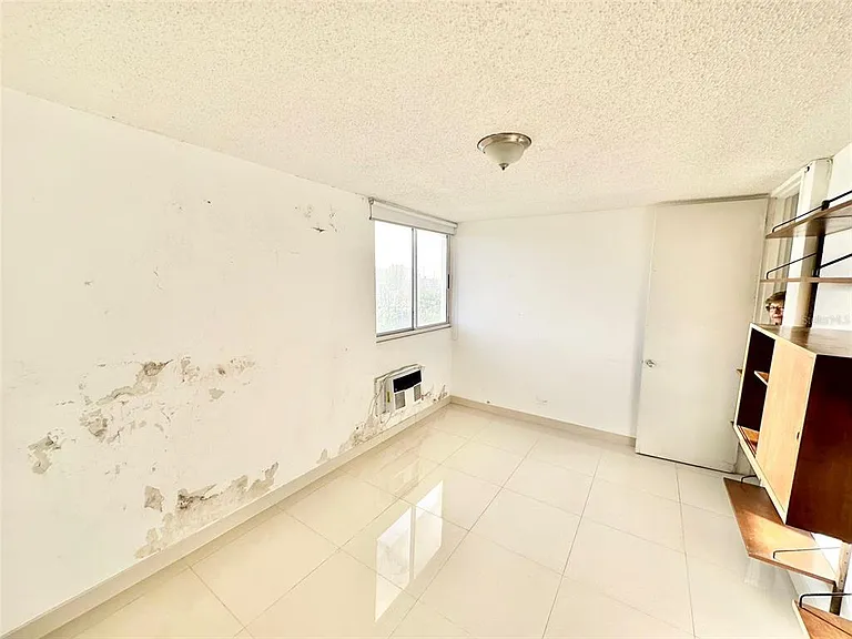1802 Alcazar #404 — Photo 17