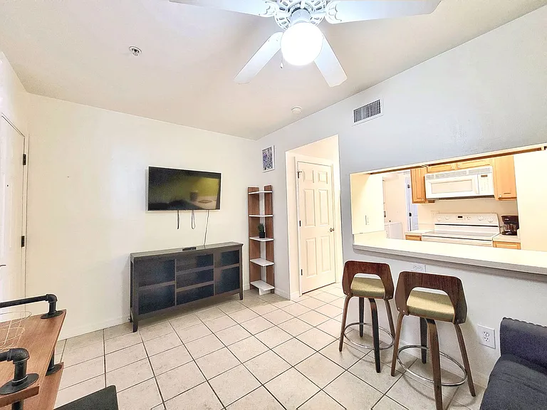 1220 SW 1st Ave #209 — Photo 5