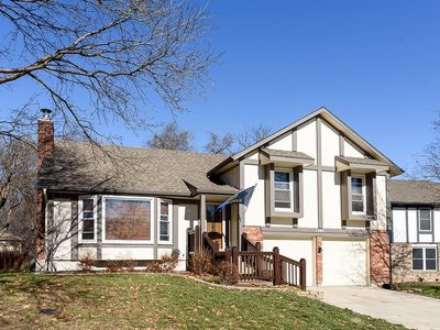 1740 E Sleepy Hollow Dr, Olathe, KS, 66062