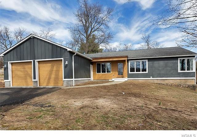 1st image of 266 Crest Dr