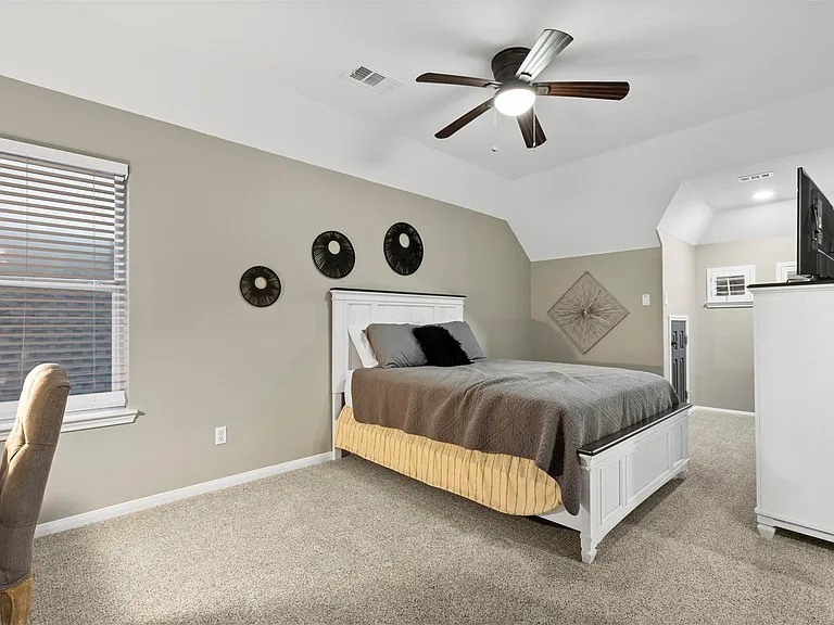 13923 Prospect Point Dr — Photo 44