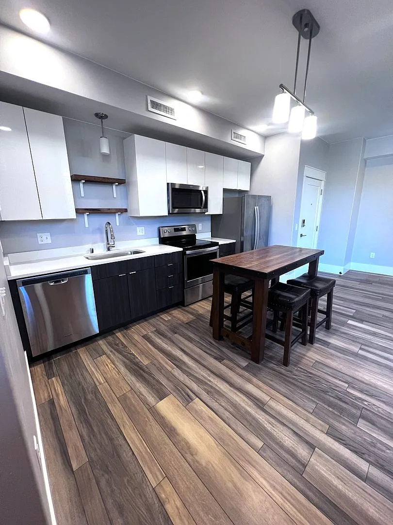 Redstone House, LLC — Photo 3