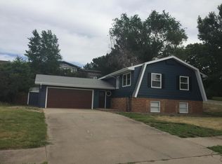 700 Bridgeview Ave, Pierre, SD 57501