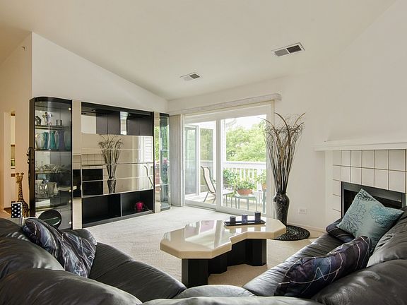 2nd image of 1413 W Hawkes St #14058