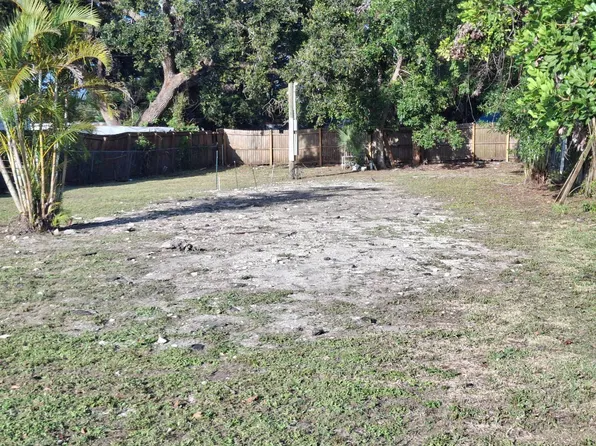 102 Pearl Ave N, Nokomis, FL 34275