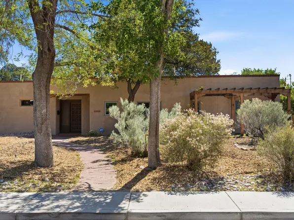 808 Parkland Cir SE, Albuquerque, NM 87108