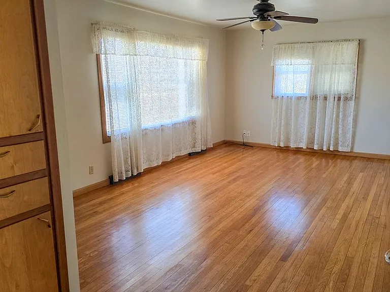 1605 Grand Ave — Photo 4