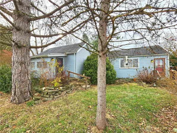 27 E North St, Cedarville, OH 45314