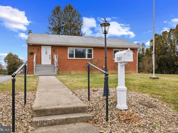5107 Sunset Dr, Harrisburg, PA 17112