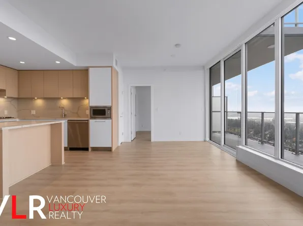 567 Clarke Rd #3807, Coquitlam, BC V3J 3X4