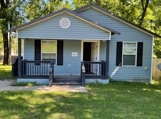 215 W Gates Ave, Longview, TX 75601