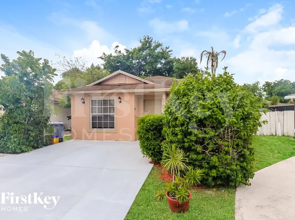 5709 Boynton Cres, Boynton Beach, FL 33437