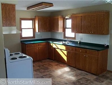 2nd image of 19649 Wild Rose Dr NE
