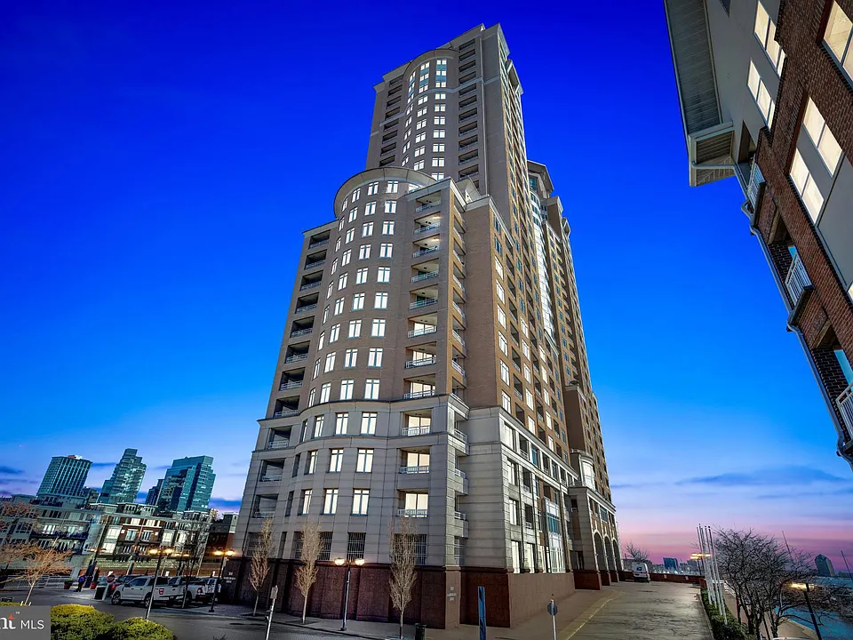 100 Harborview Dr #307