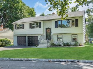 8 Carey Ct, Montclair, NJ