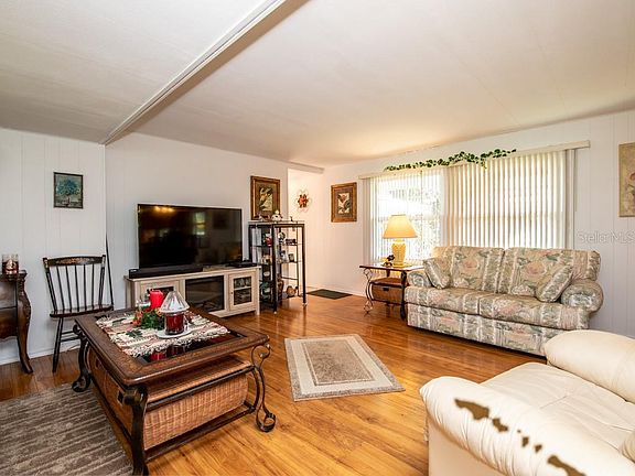 5th image of 11506 Lynn Cir