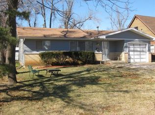 1363 S Newton Ave, Springfield, MO 65807
