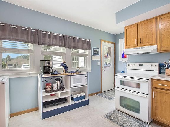 4th image of 822 Forest Ave