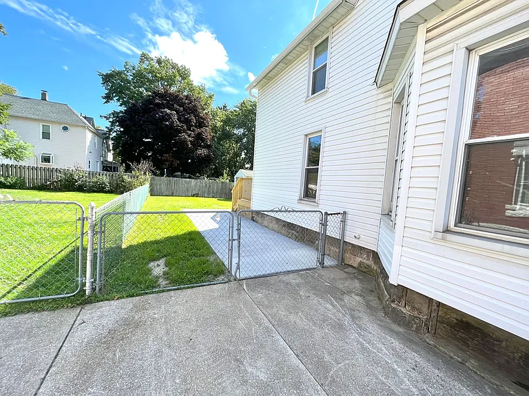 2709 Raspberry St — Photo 6