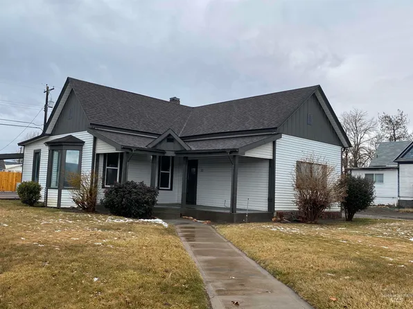 17 W Cleveland Ave, Glenns Ferry, ID 83623