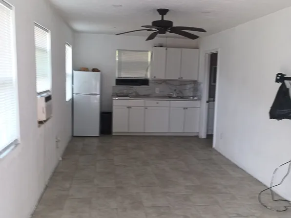 1231 Sunset Point Rd, Clearwater, FL 33755