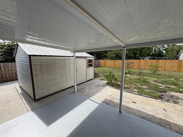 4021 Saunders — Photo 9