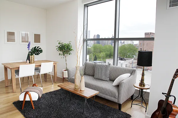 Rented by CORE | media 7