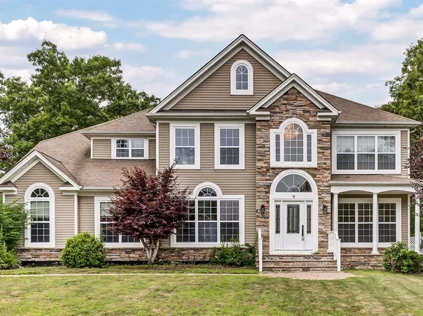 9 Sabrina Drive, Eastport, NY 11941