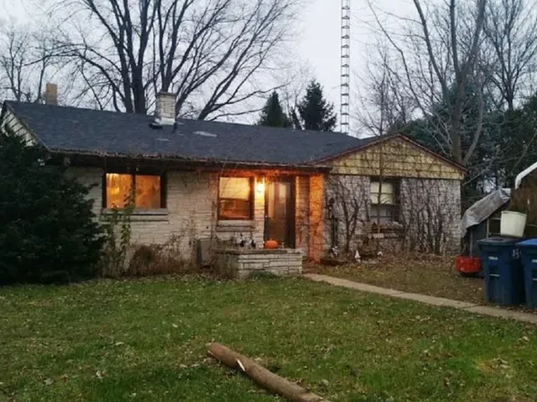 6838 Lee Harbor Ln, Oshkosh, WI 54902