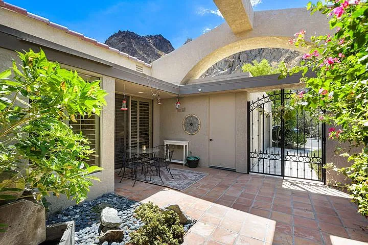 3 bed, 2110 sqft, $6,000 — Photo 2