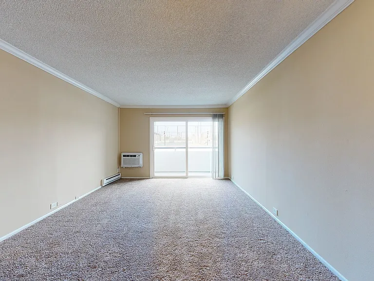 Eight 80 Newport Beach — Photo 109