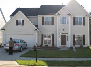 2802 Oakdale Pasture Dr, Charlotte, NC 28216