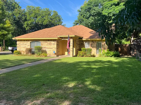 201 Pecan Dr, Westworth Village, TX 76114