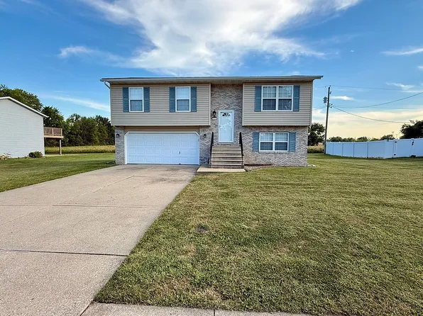 452 Orchard Ct, Troy, IL 62294
