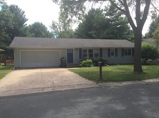 932 Sunset Ln, River Falls, WI 54022