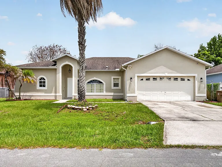 121 Aurelia Ct — Photo 1