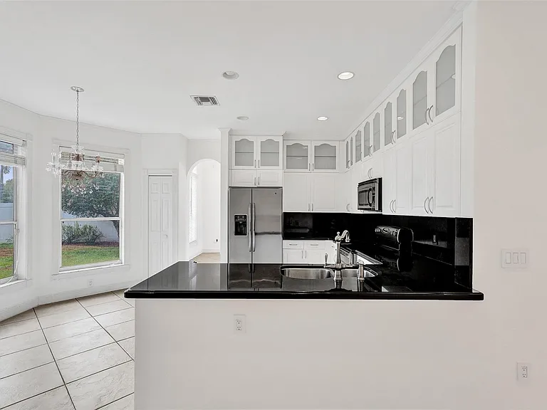 10902 Tamoron Ln — Photo 14