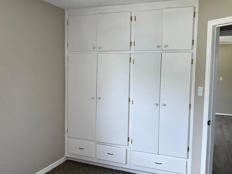 1021 Holly Ln — Photo 9