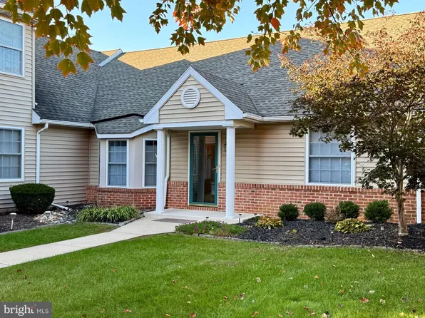 198 Heather Ln, Wyomissing, PA 19610