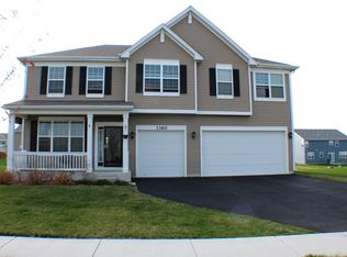 1360 Deer Pointe Dr, South Elgin, IL 60177