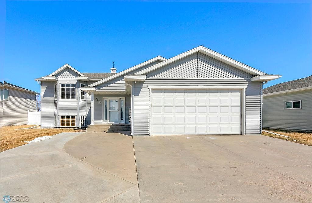 A*s  5239 47th Ave S, Fargo, ND 58104 | Zillow