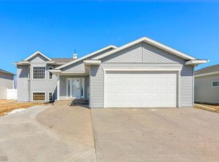 5239 47th Ave S, Fargo, ND 58104