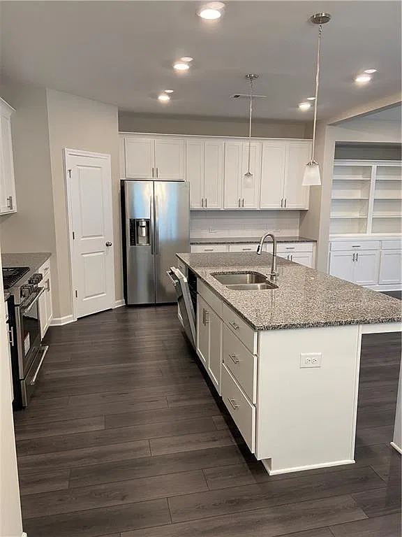 4 bed, 3.5 bath, 2530 sqft, $2,600 — Photo 3